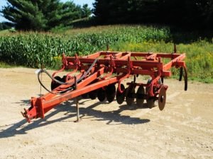 18 Massey Ferguson disc plough