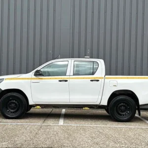 2020 TOYOTA HILUX Toyota Hi-Lux D-4D Active Pickup 2.4 Manual Diesel